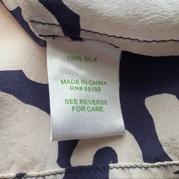 Lilly Pulitzer Elsa Elephant Navy and Cream Patterned Top - Picture 4 of 8